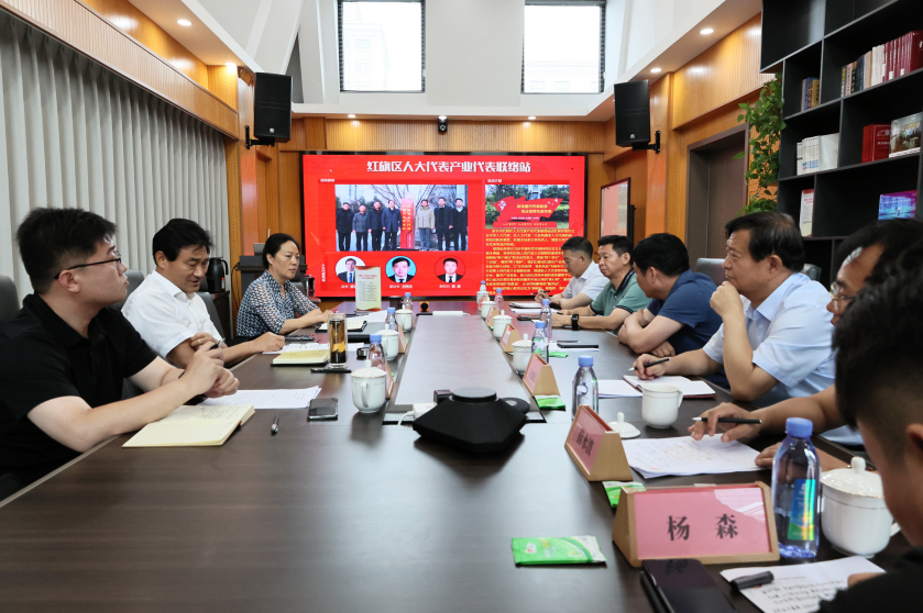 市人大常委會(huì)主任王樂(lè)新、紅旗區(qū)區(qū)委書記劉宏鋒一行 蒞臨公司調(diào)研工作